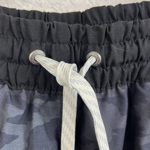 VUORI Women's Black Watercolor Camo Clementine Running Liner Shorts - Picture 3 of 8